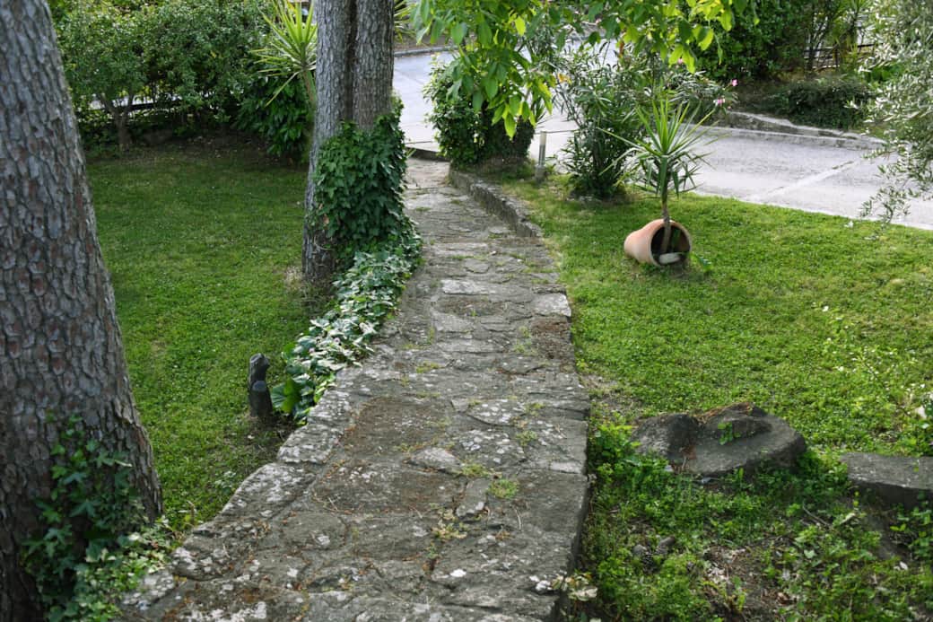 1-Bienvenidos (entrada de peatones y paso de coches a la dcha) (E-05_2024)