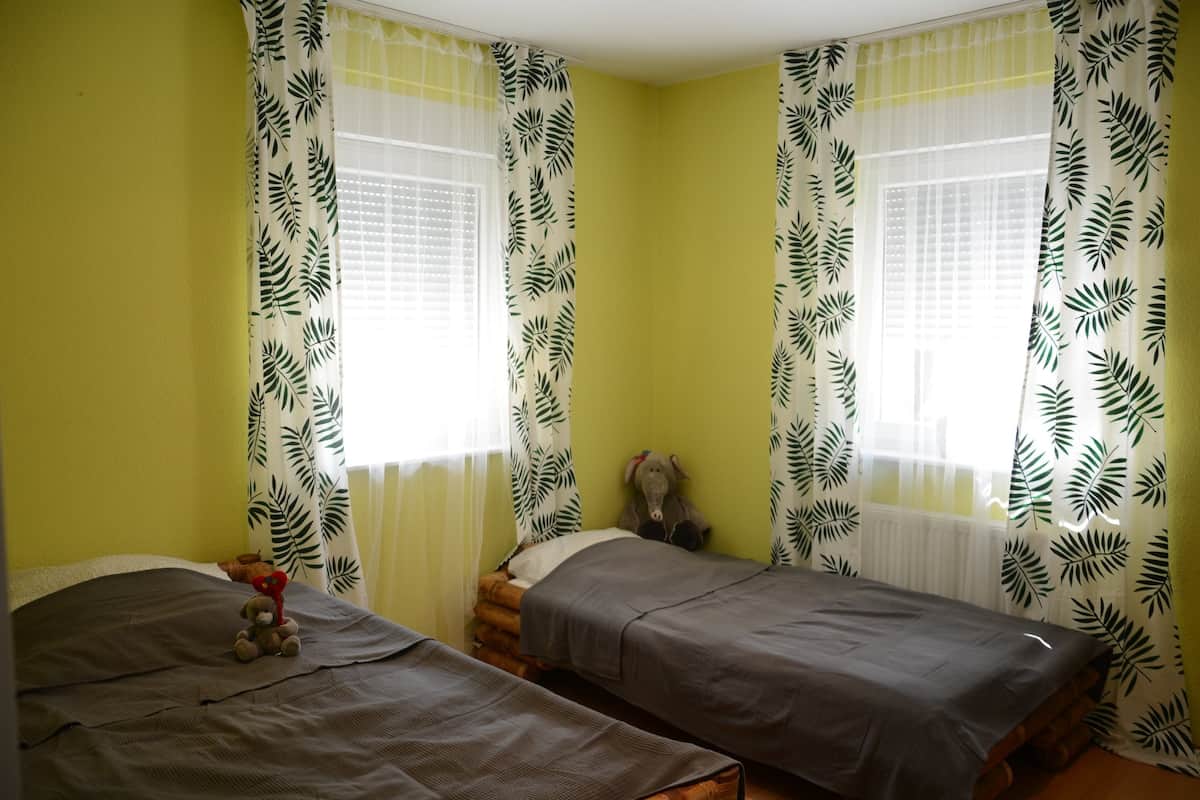 Schlafzimmer 2