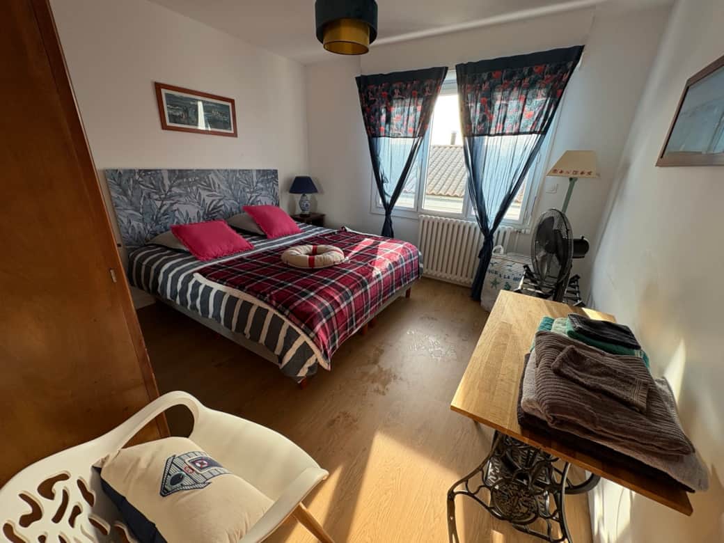 King size bedroom  (bed from# 2024) , dressing, table and chairs