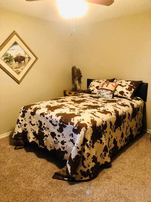 MJ’S BUNKHOUSE 32 BLOCKS TO DOWNTOWN Apartment in Pawhuska