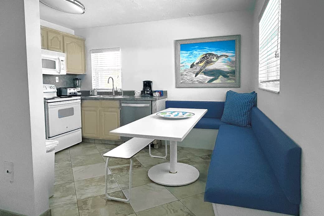 41 - Kitchen with plenty of seating