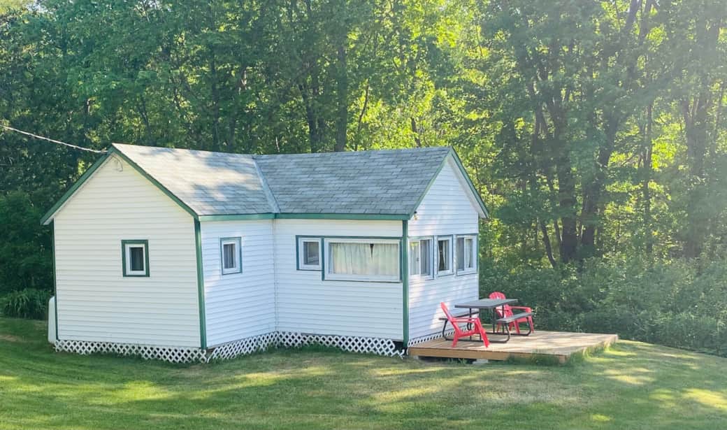 Cottage 5 from side Cottage 5 from side