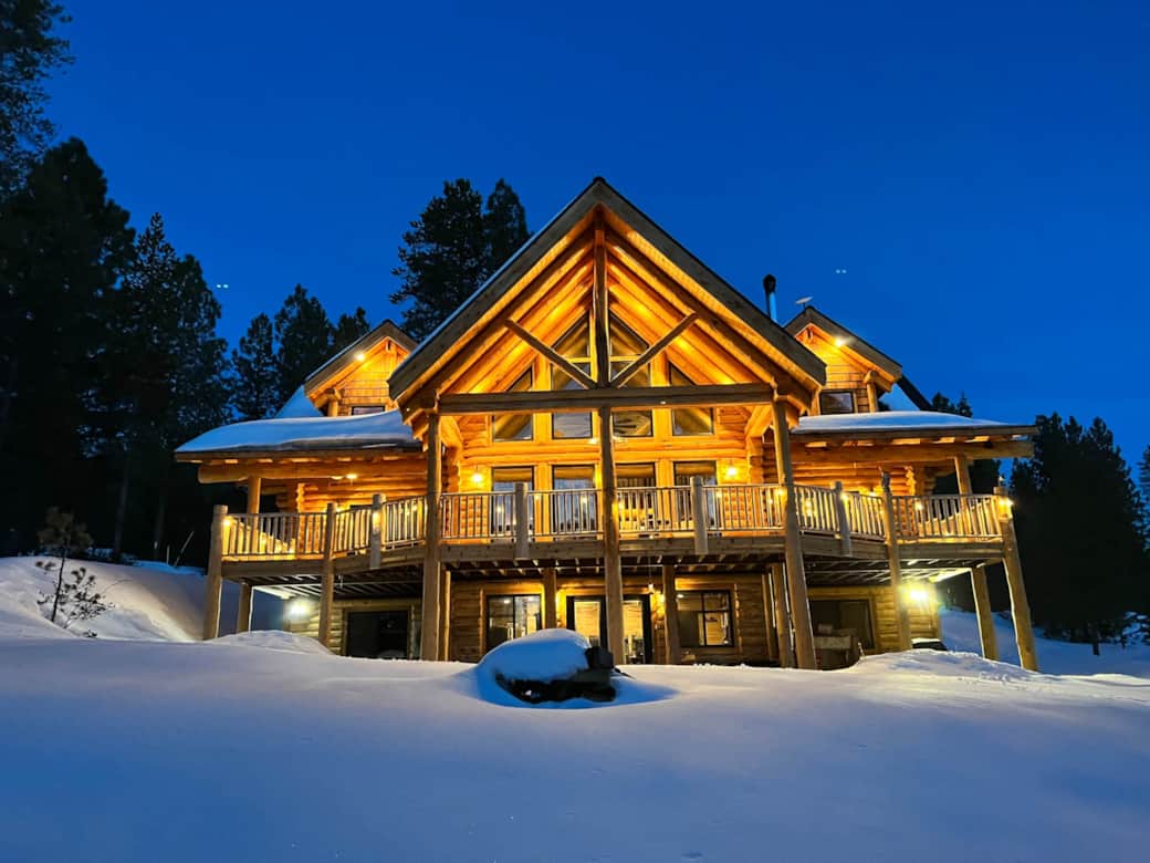 Red Cone Lodge in the snow