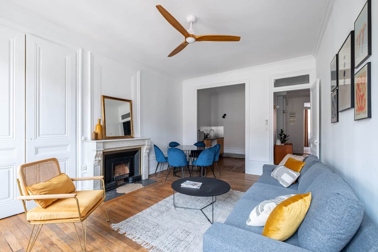 Living room with dining table