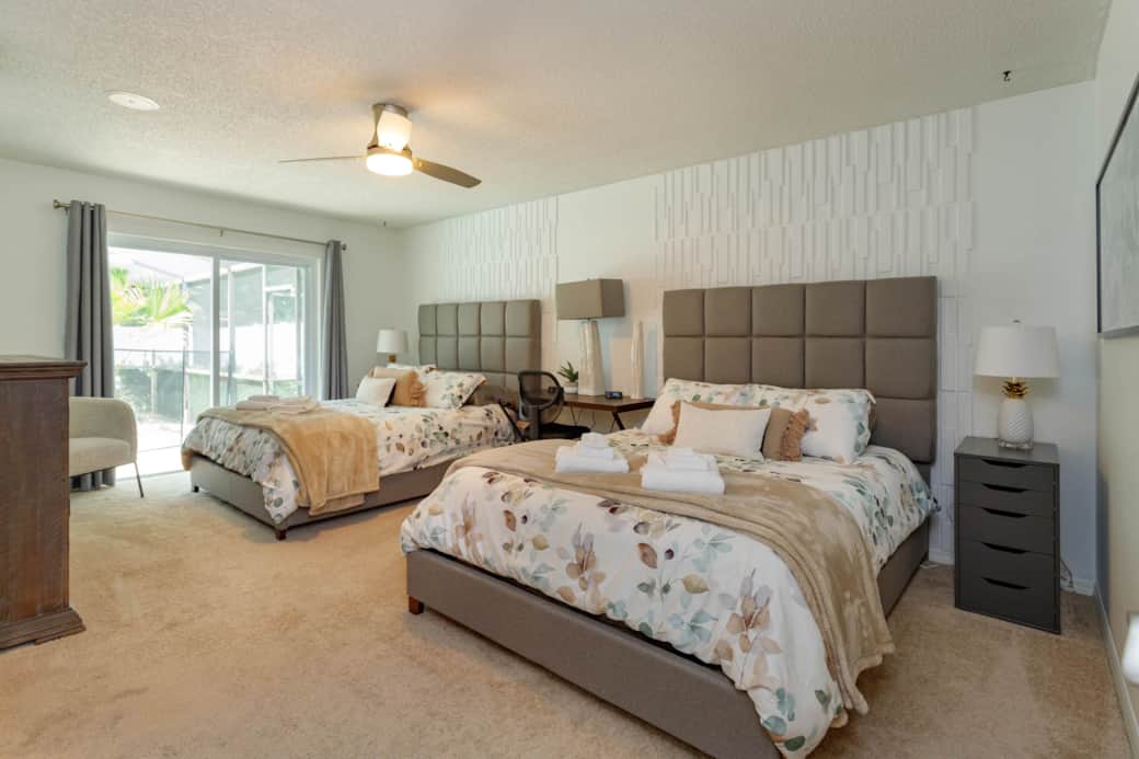 Primary Bedroom: 2 Queen beds