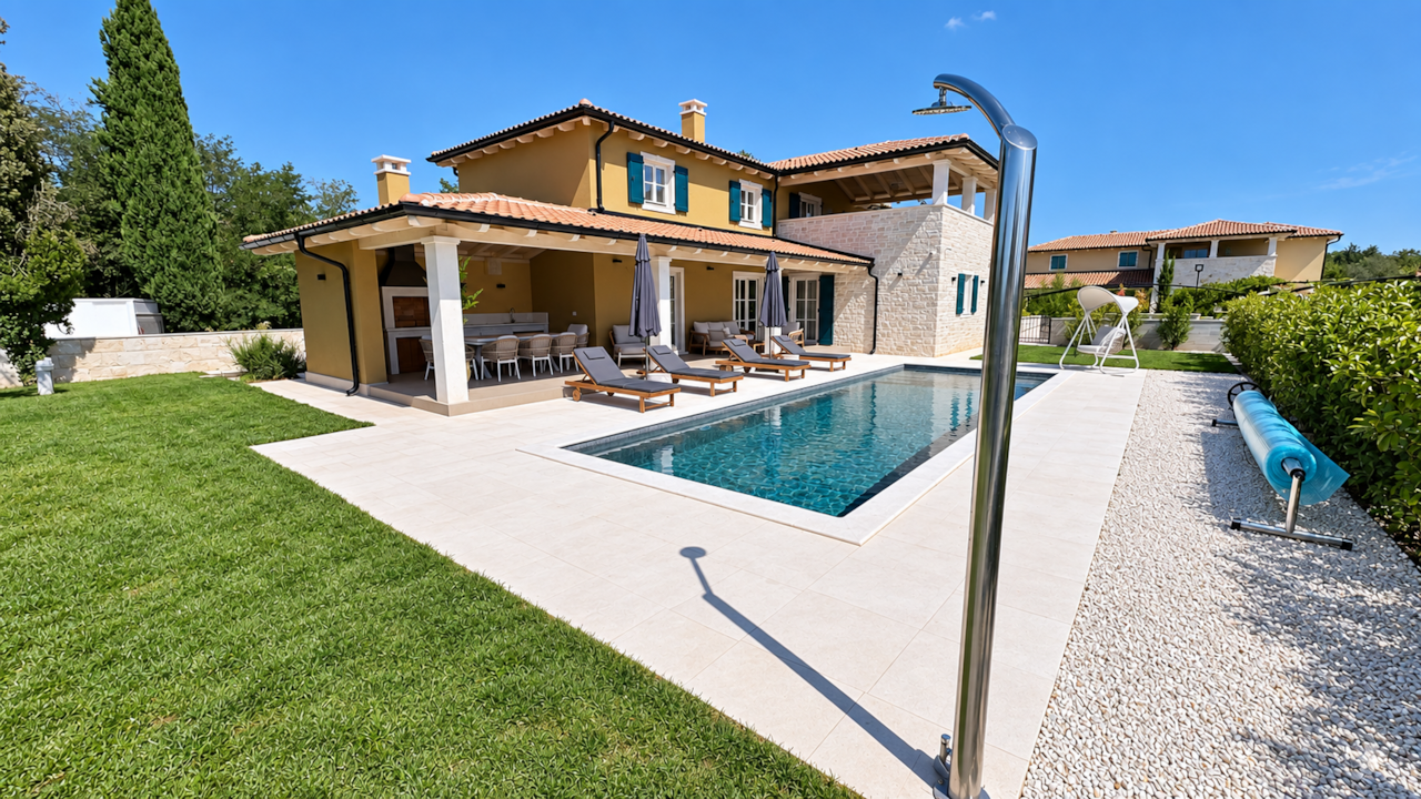 Villa Bianca outside 03