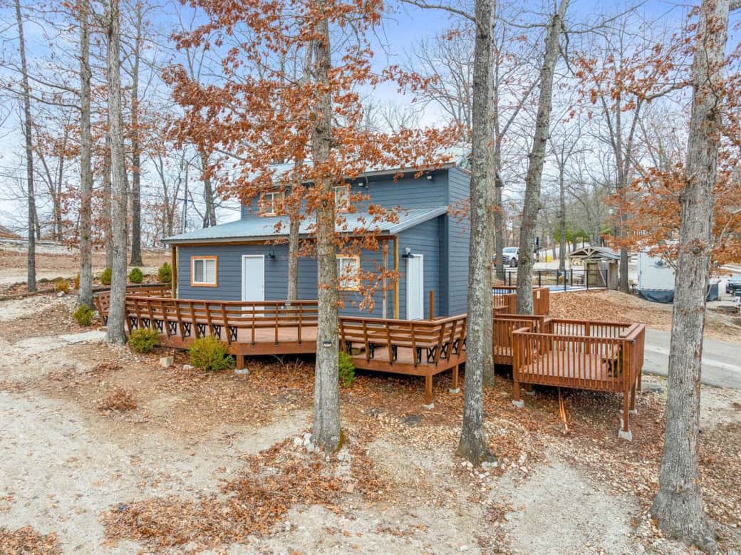 Exterior view, expansive deck!