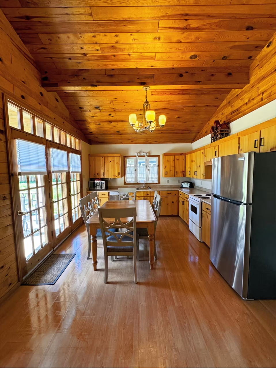 Dining & Kitchen
