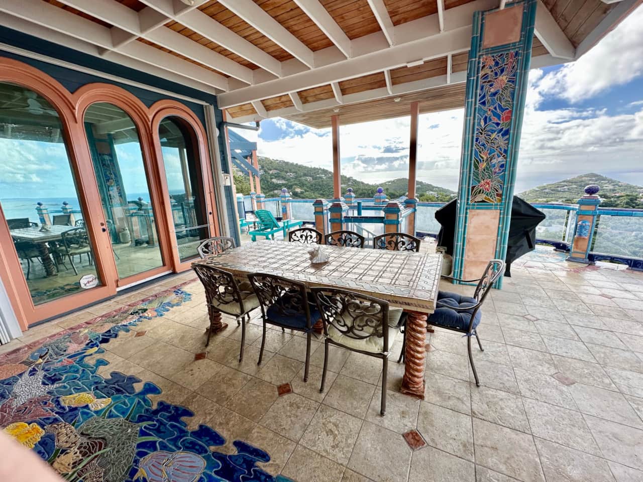 Large Covered Outdoor Living
