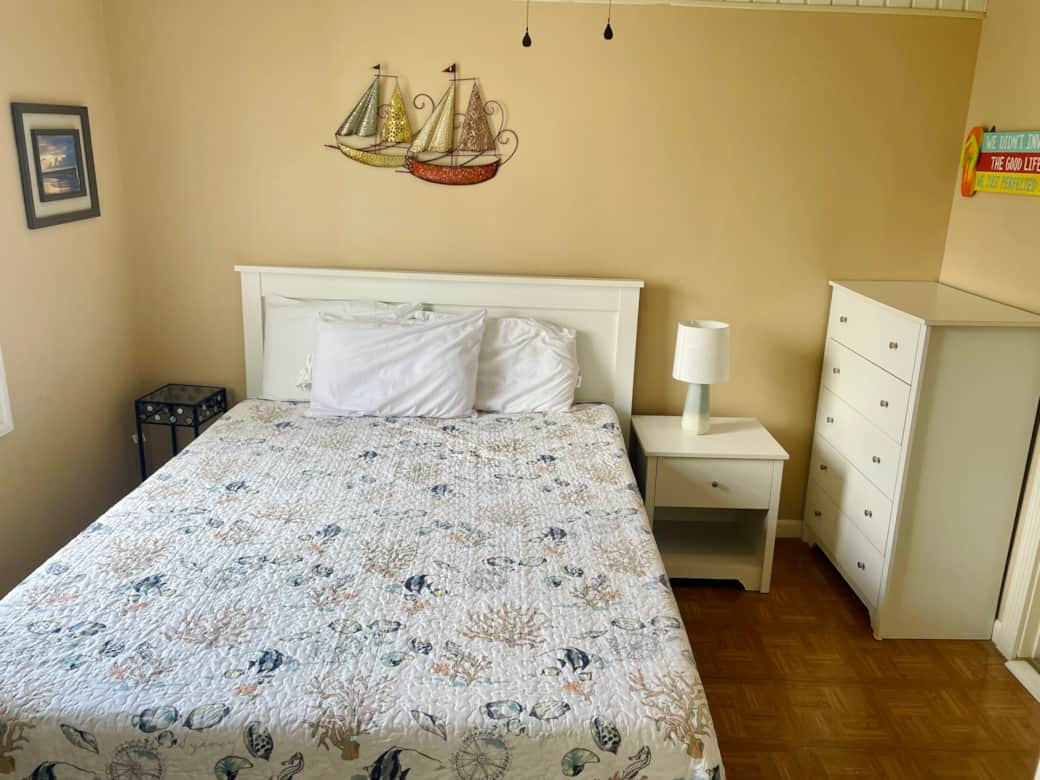Primary bedroom with queen bed Primary bedroom with queen bed