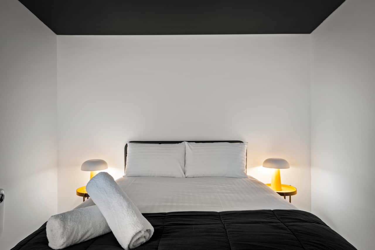 Bedroom (c)