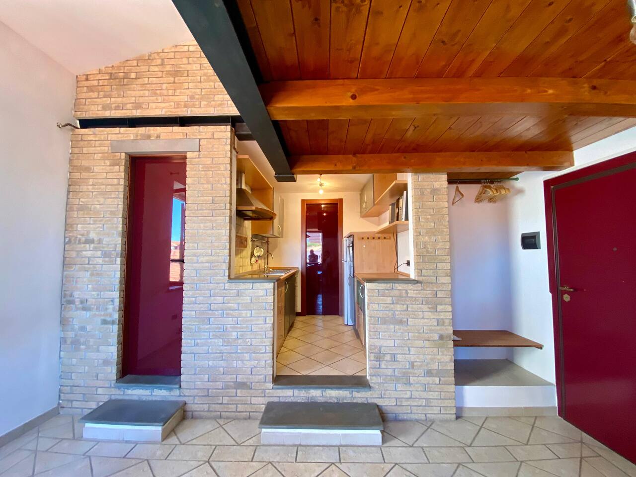 Accesso alla cucina dalla zona giorno