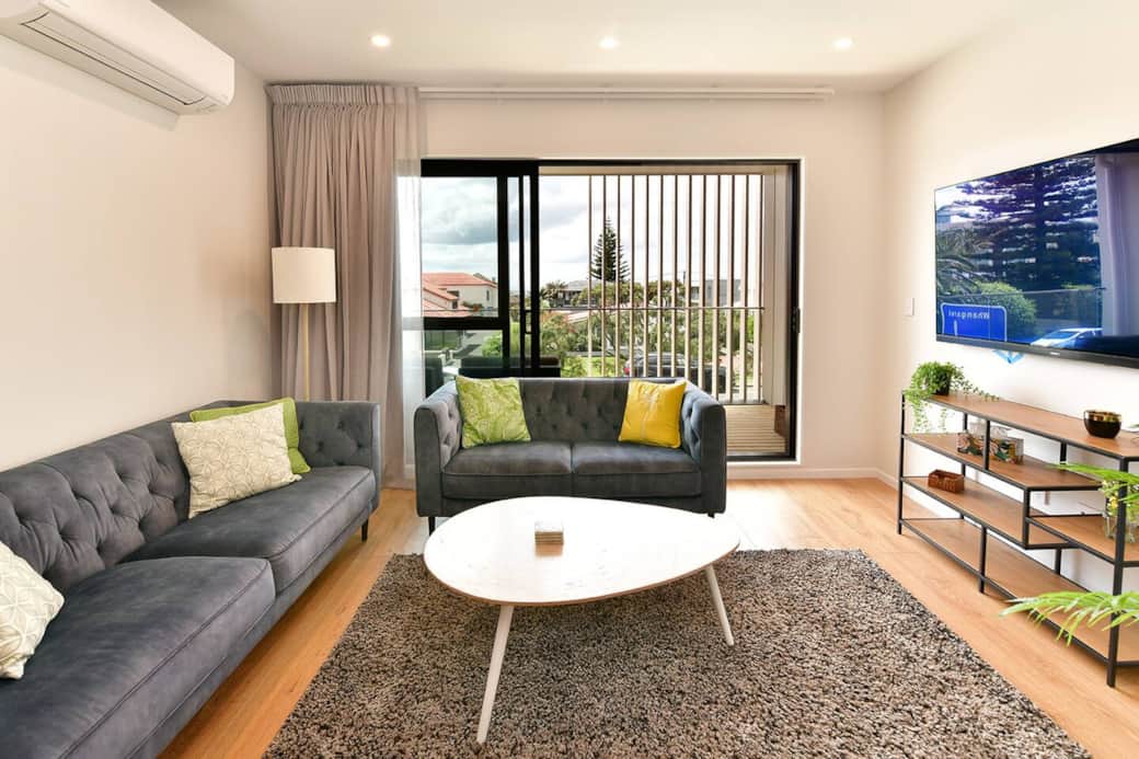 Lounge with comfortable couches, a large TV and nice views. Lounge with comfortable couches, a large TV and nice views.