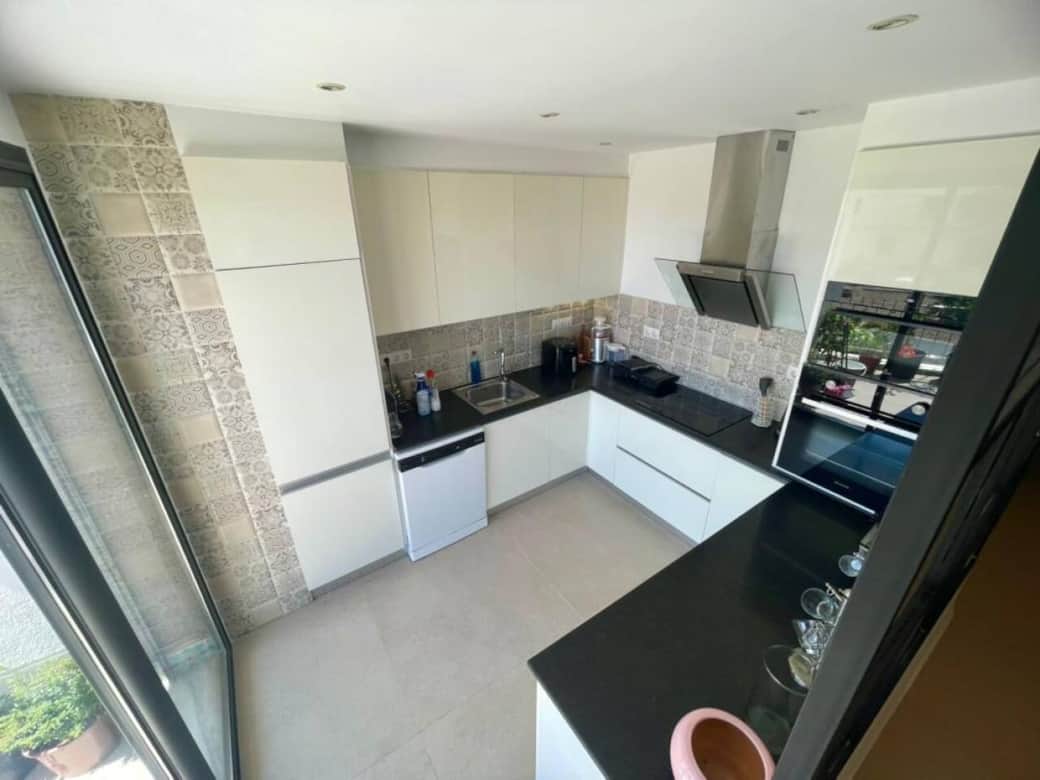 1f0a6bf3-a4c4-4f62-84e3-e92542a0e049