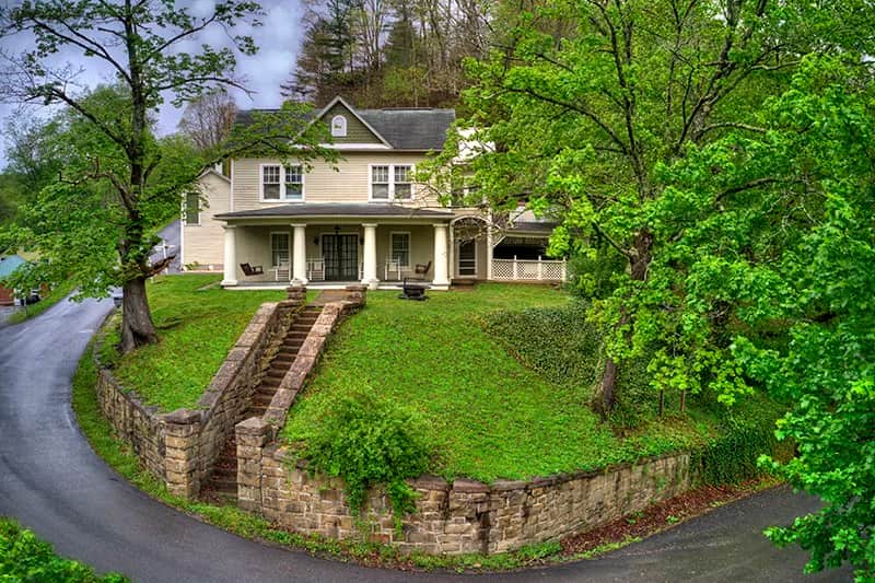 Bramwell Hill Manor Vacation Home in Bramwell