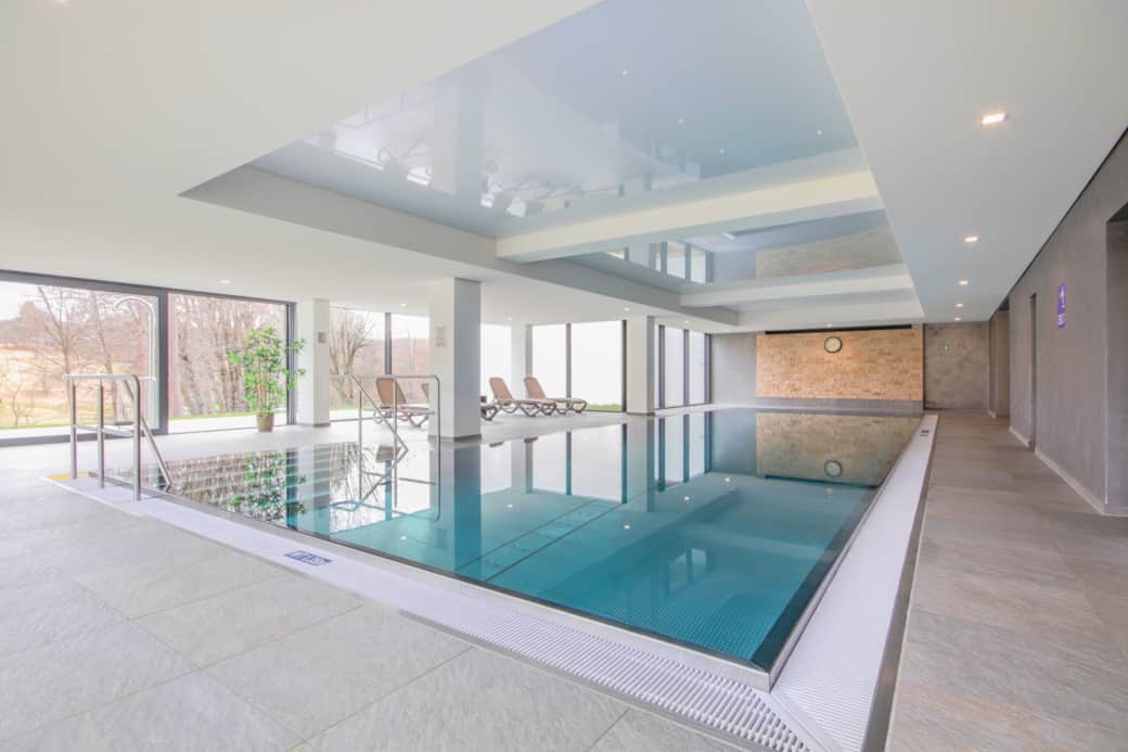 Schwimmbad im Ferienressort Kurhotel