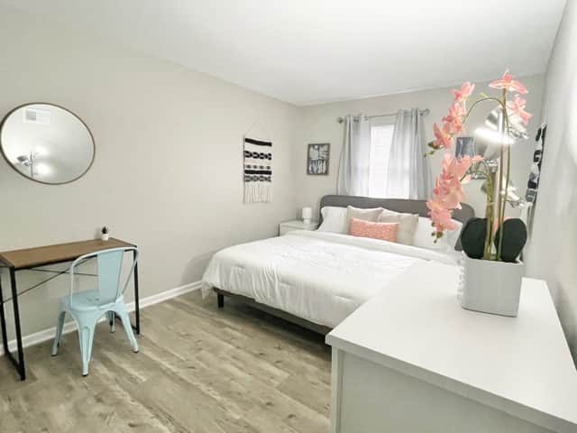 King Bedroom 