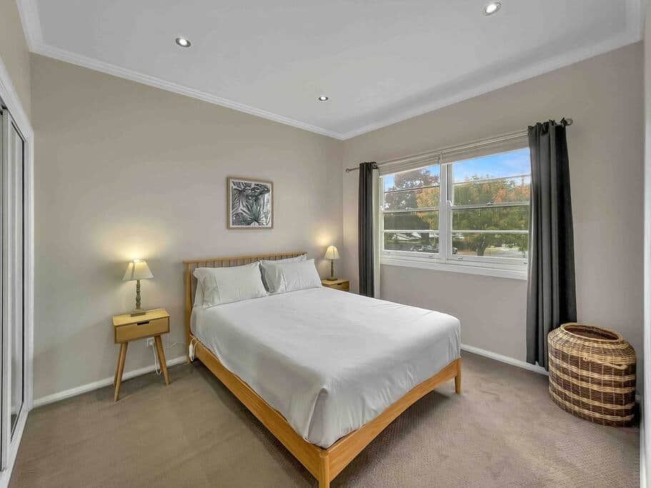 Bedroom 1: Queen Bed