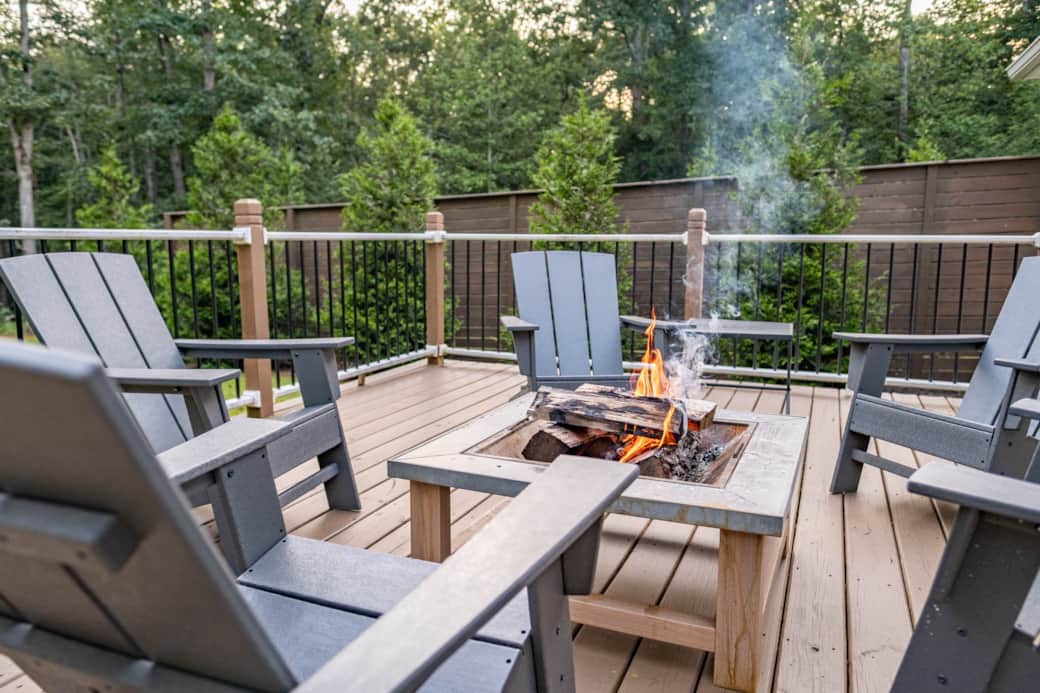 Firepit: firewood not provided