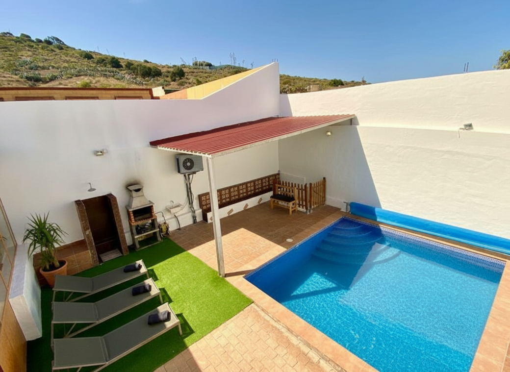 Private Pool with Terrace