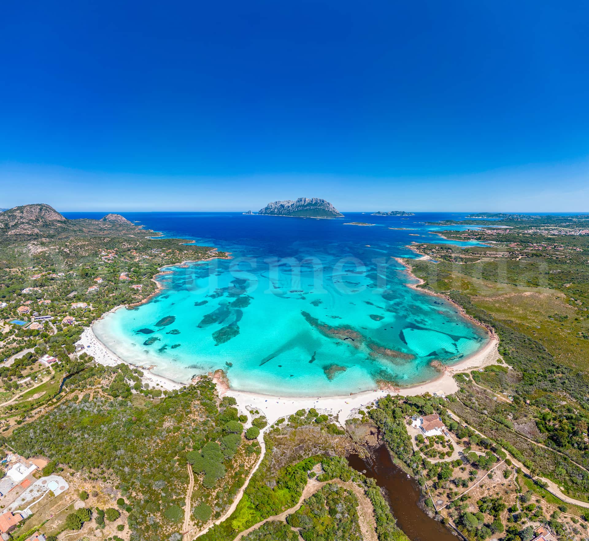 18. Spiaggia Porto Istana.jpg