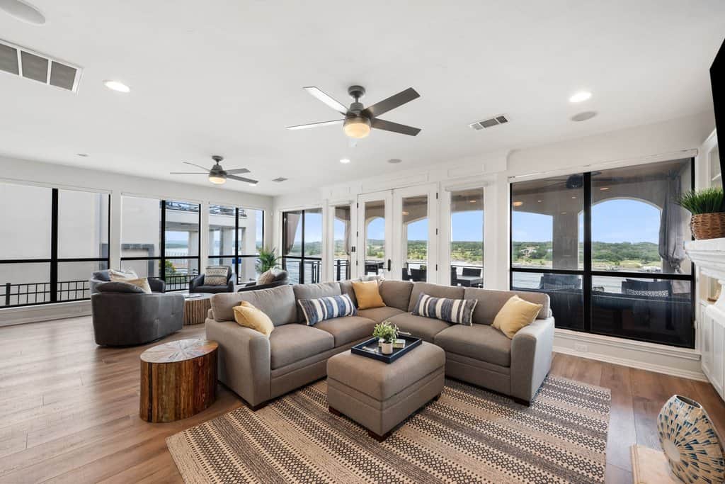 03 Living Room Lake View