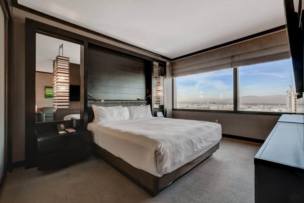 King Bed with Wall-to-Wall Bellagio and Sphere Views King Bed with Wall-to-Wall Bellagio and Sphere Views