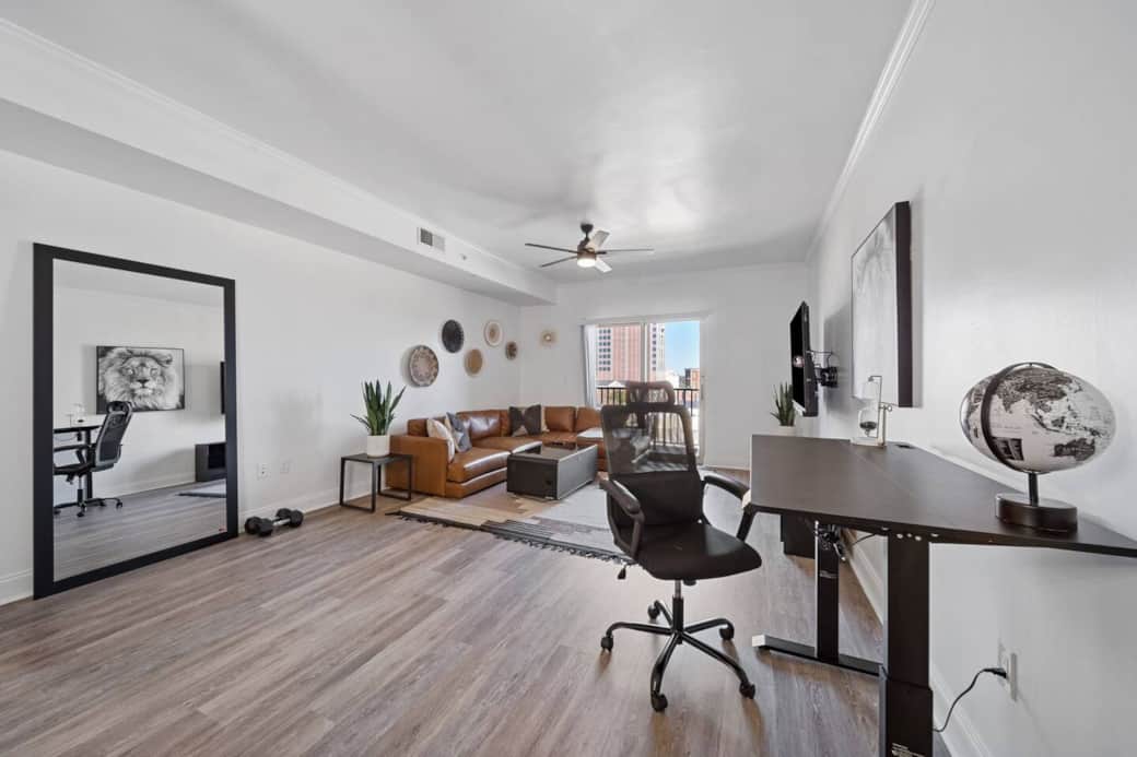 Spacious with two designated work spaces Spacious with two designated work spaces