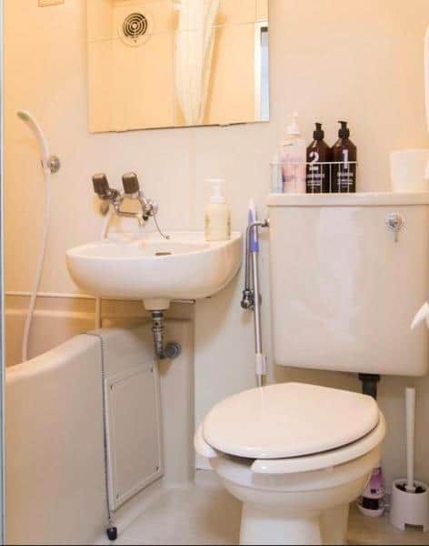 Bathroom | Studio| best family stays in Tokyo |Nakano Shimbashi Studio| Tokyo Family Stays| 