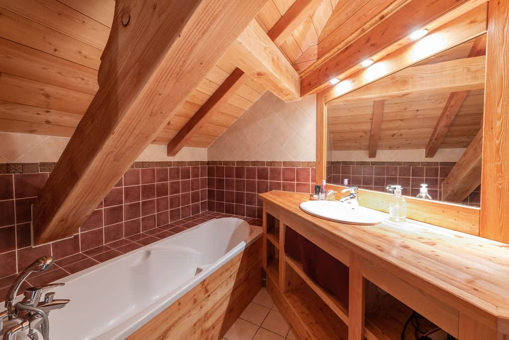Bedroom 1 Bathroom 3rd floor Chalet-Sarenne--2 Bedroom 1 Bathroom 3rd floor Chalet-Sarenne--2