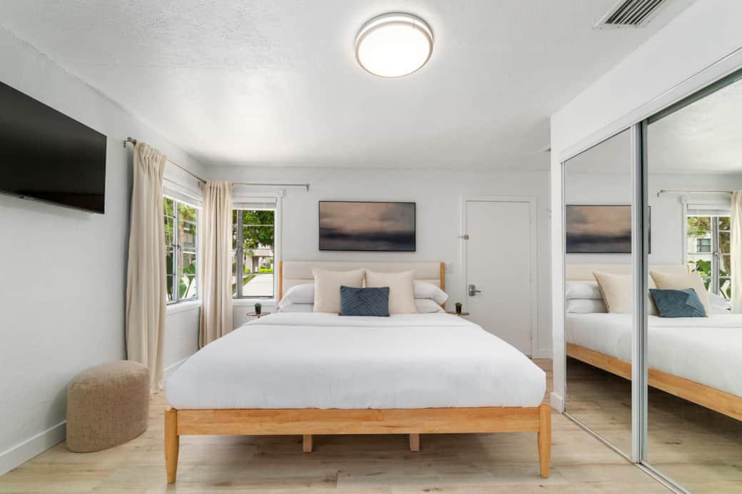 Bed Straight On Bed Straight On