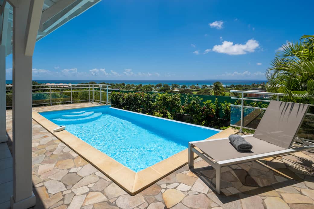 Piscine vue mer panoramique