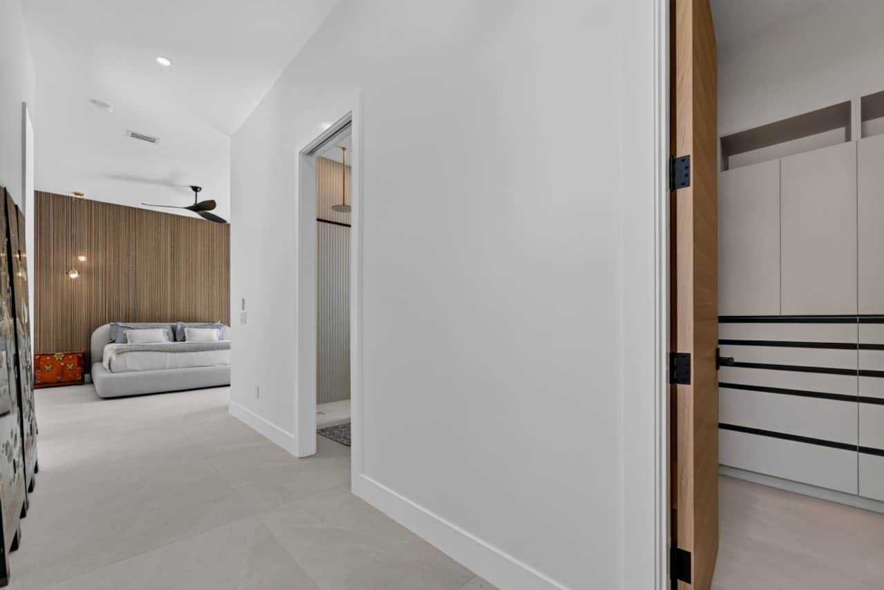 Primary suite