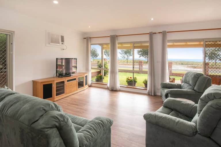 Beachfront home Busselton Jetty Views Vacation Home in West Busselton
