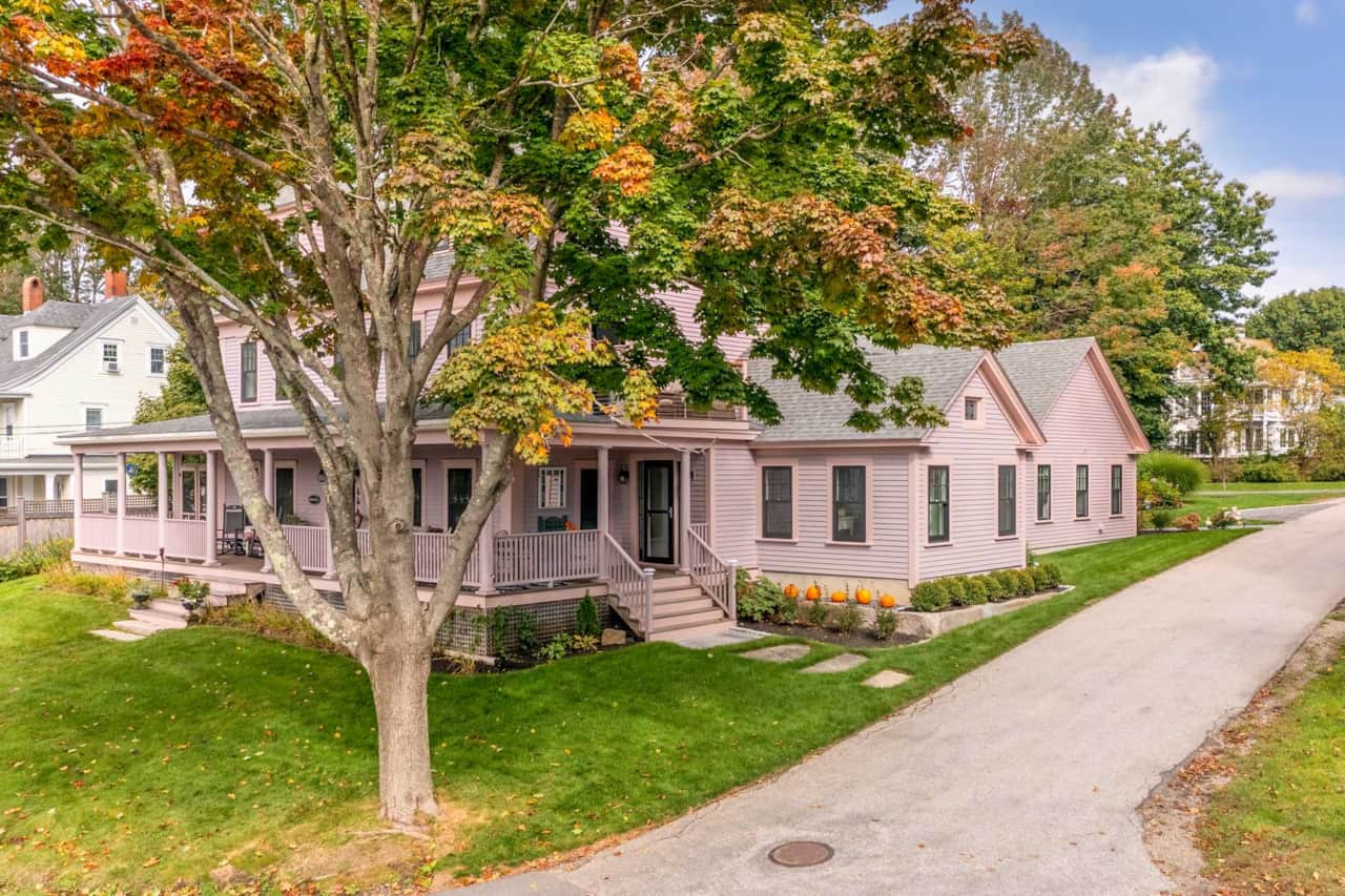 Summer vacation home for 12 guests
