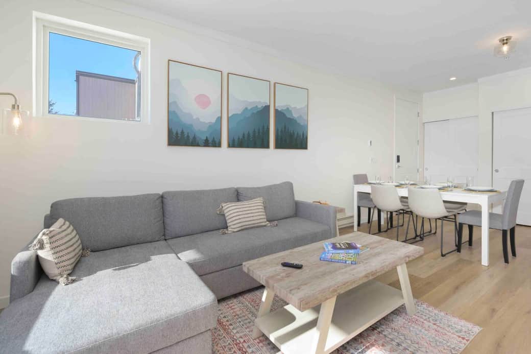 Enjoy the comfortable living room + Smart TV. 