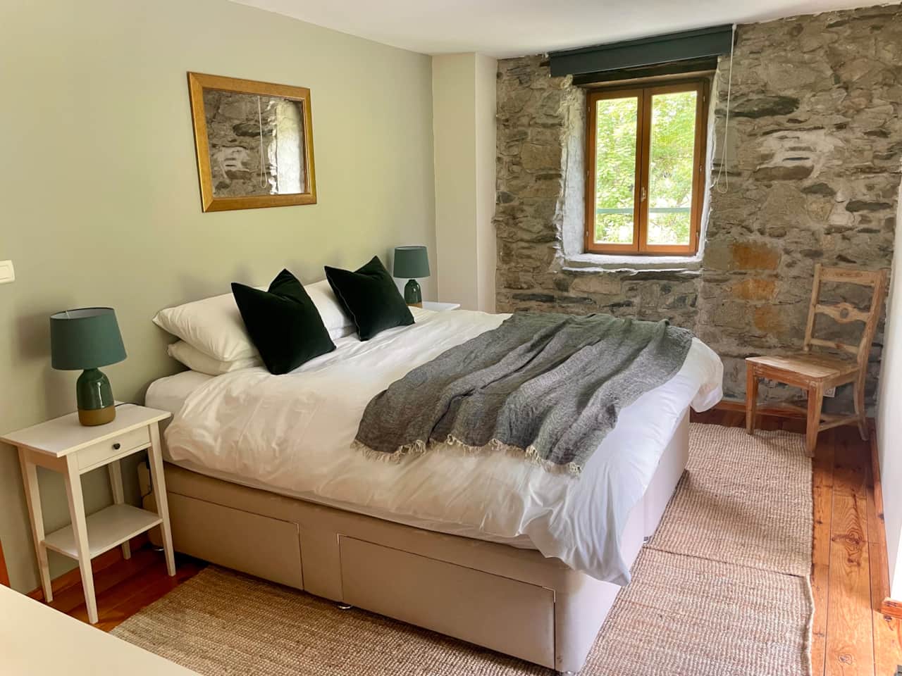 Bedroom 1: super-king or twin room.