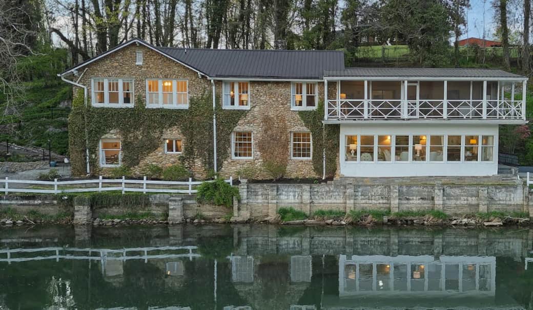 Riverside Manor River View