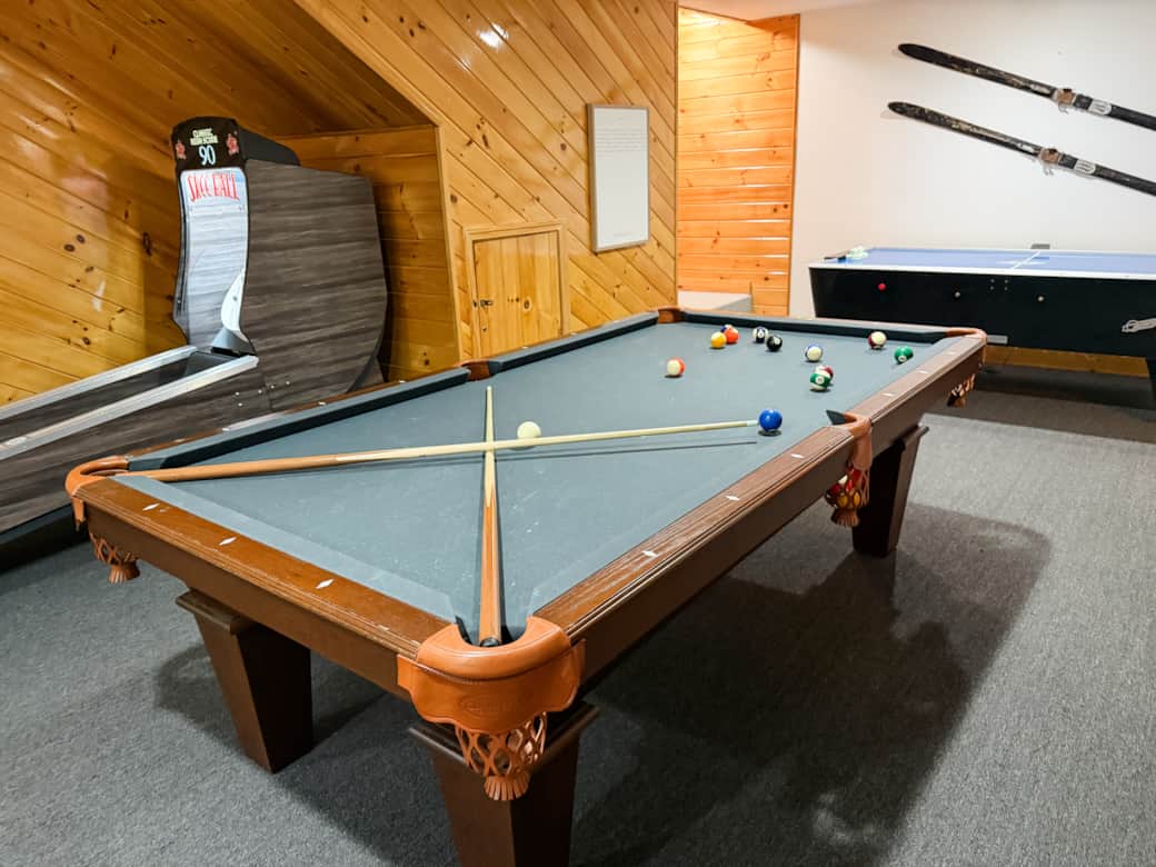 Pool table