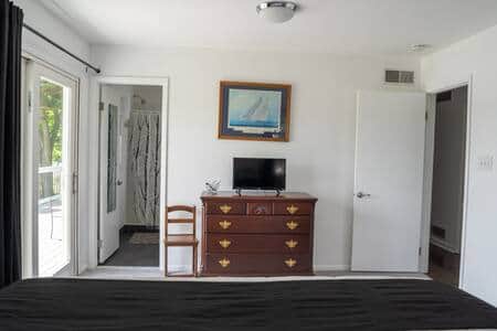 Master bedroom w/bath & water view