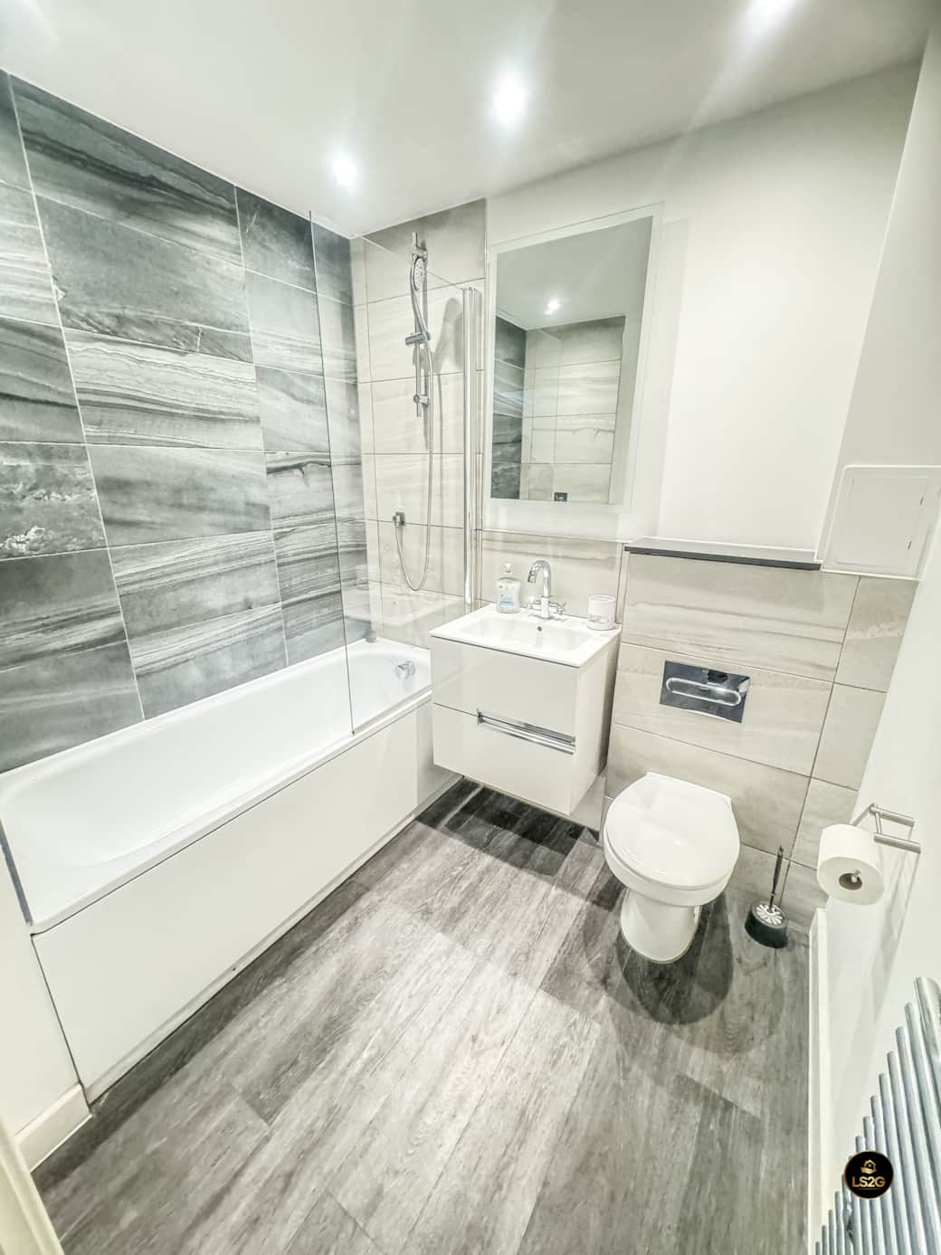 Main bathroom Main bathroom