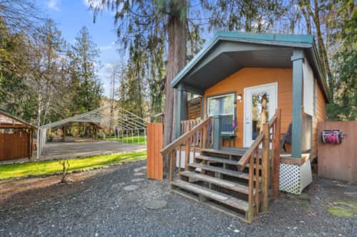 Cabin Rentals & Wedding Venue | Robin Hood Village Resort Hood Canal