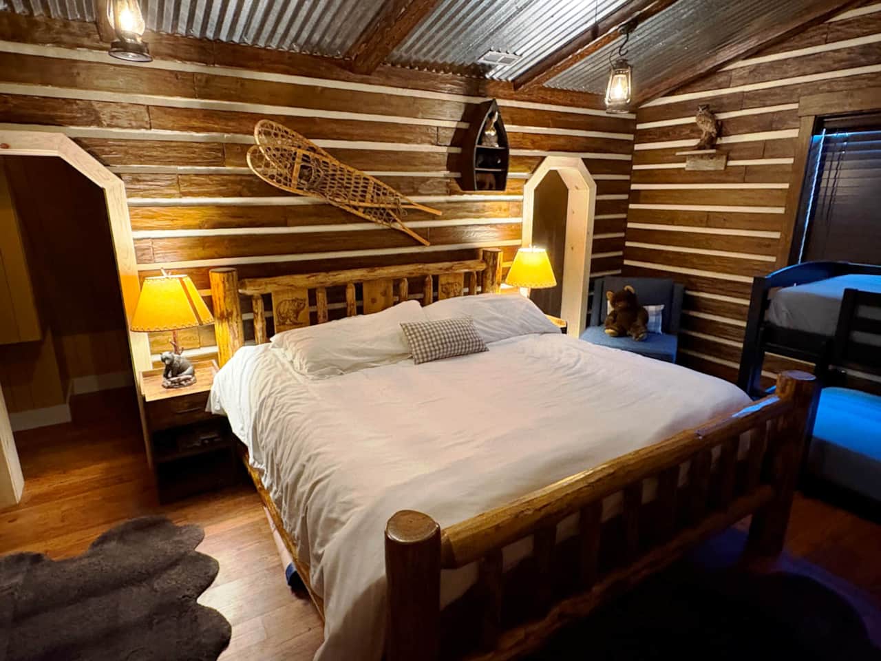 Kodiak Cabin 01