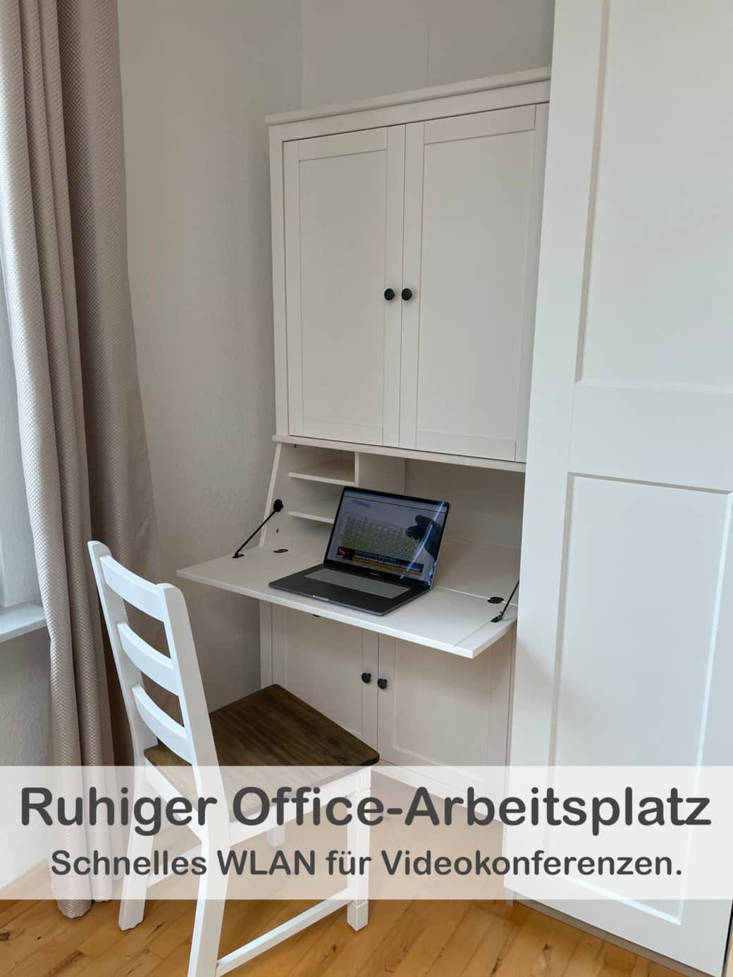 Ein ruhiger Arbeitsplatz haben wir im Schlafzimmer aufgestellt. Homeoffice, wenn sie es benötigen.