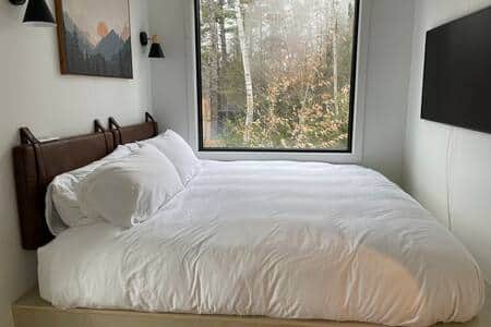 King size Parachute mattress with brookline bedding. King size Parachute mattress with brookline bedding.