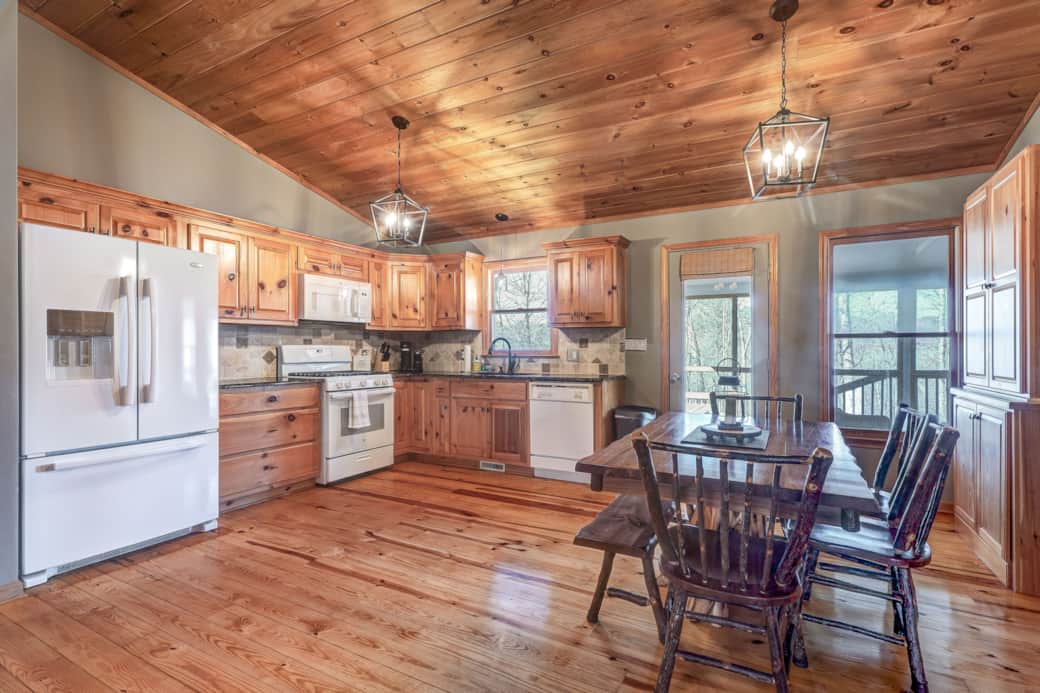 Fully equipped kitchen and dining area.