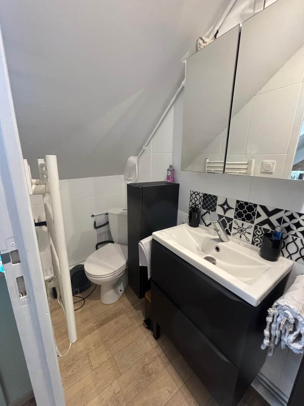 Salle de douche et WC