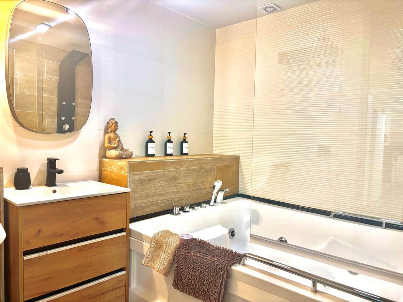 Apartamento romántico con Jacuzzi — foto 2