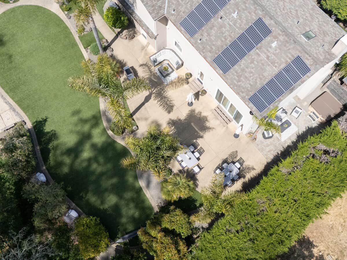 Large Private Backyard. Backs up to seasonal creak. 