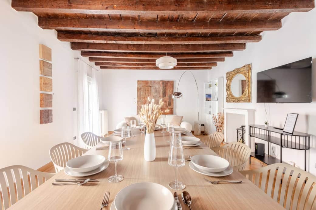 Tavolo da pranzo in soggiorno Tavolo da pranzo in soggiorno